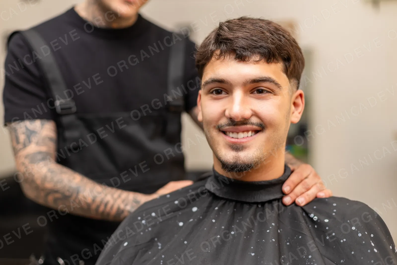 Praeziser Herrenhaarschnitt im ADEVE Organic Salon Waiblingen