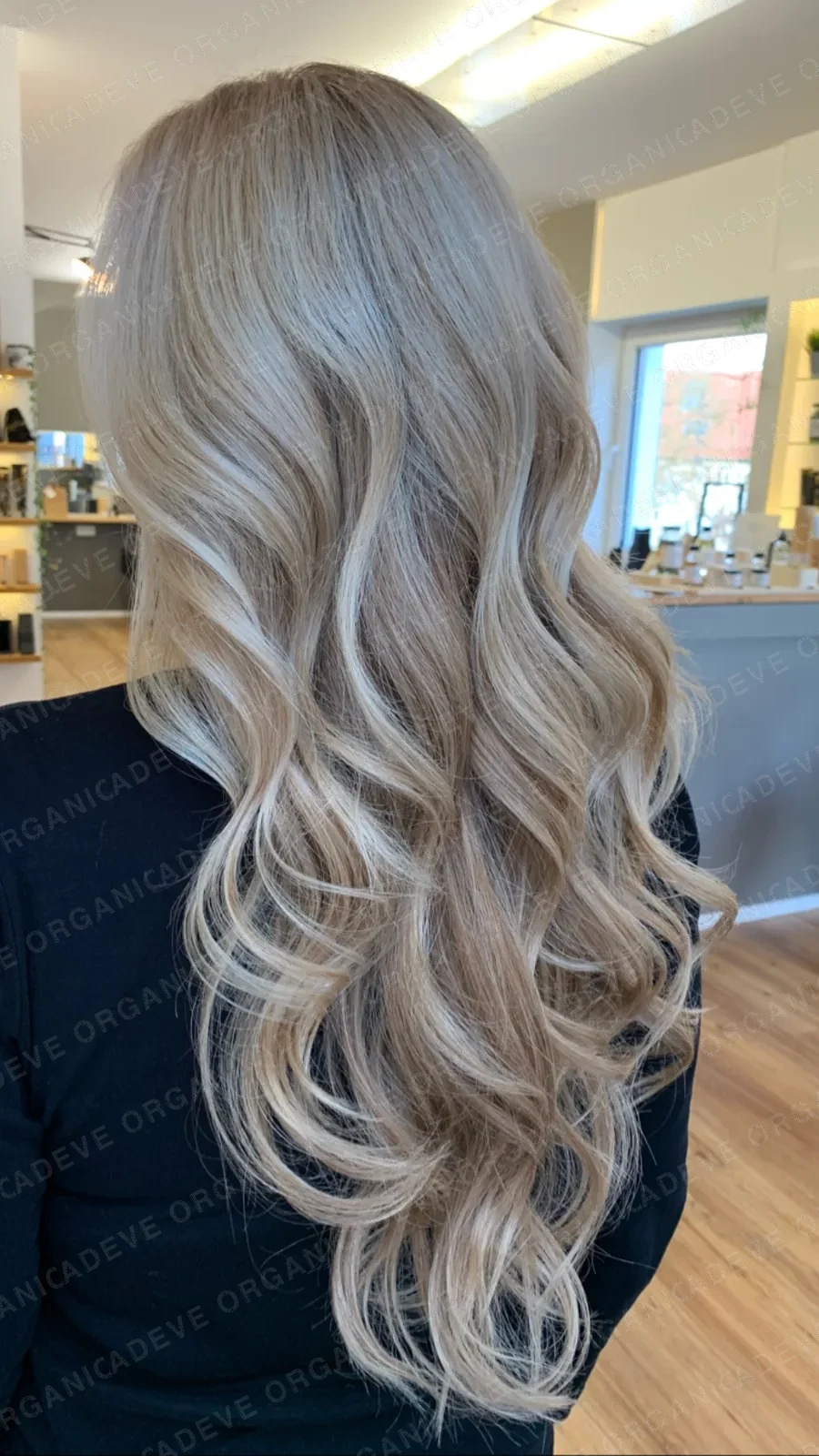 Locken, Bewegung und Styling im ADEVE Organic Salon Waiblingen